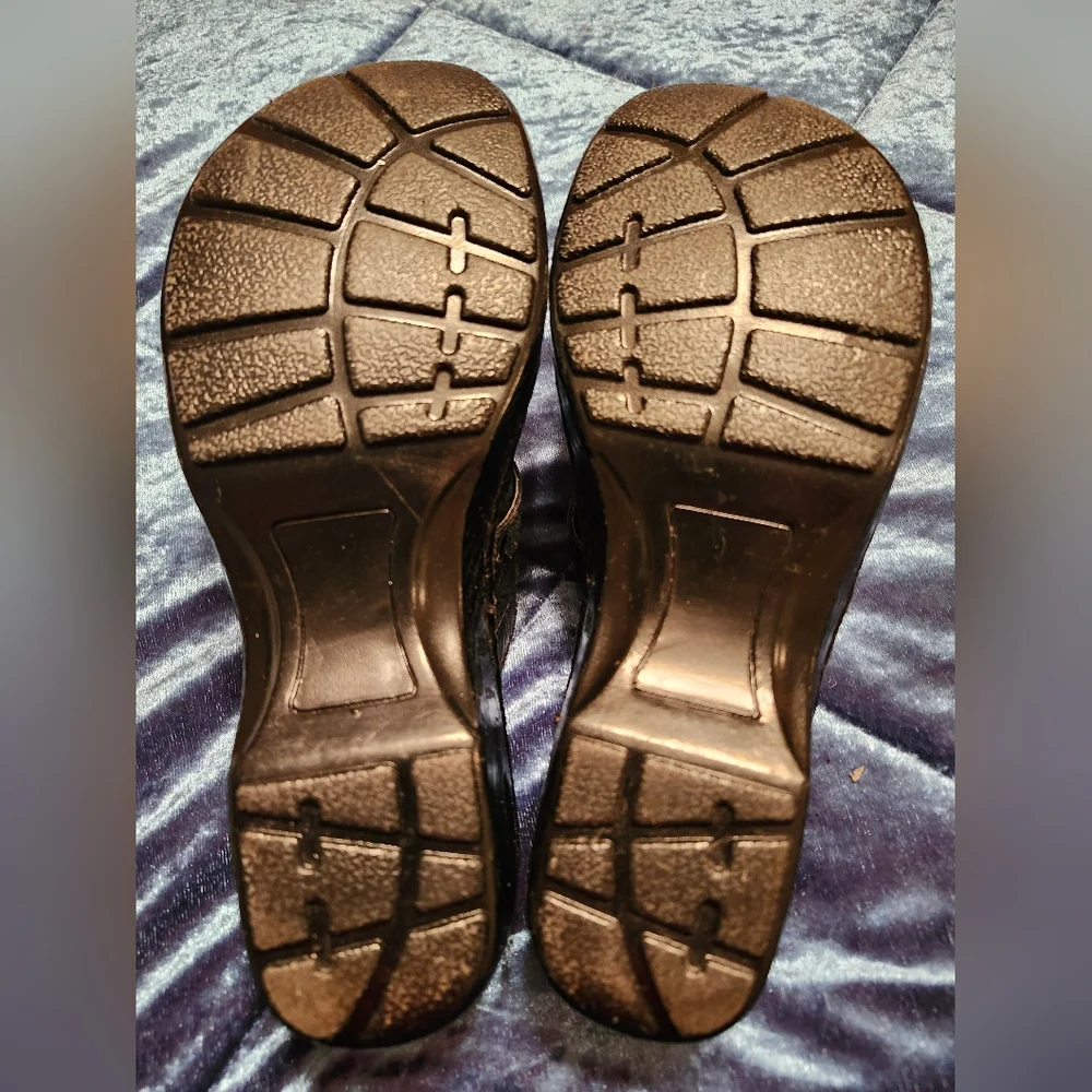 BOLO Clogs - Picture 5 of 7